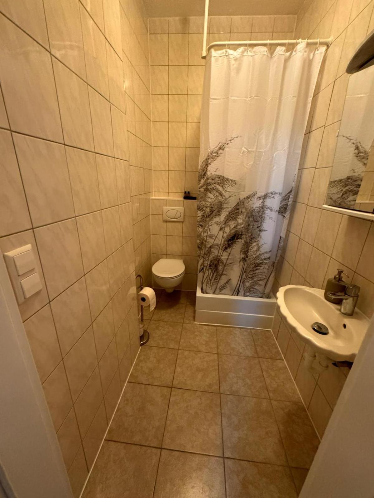 F-F Haus Monteuren Unterkunft Neuhausen auf den Fildern Экстерьер фото