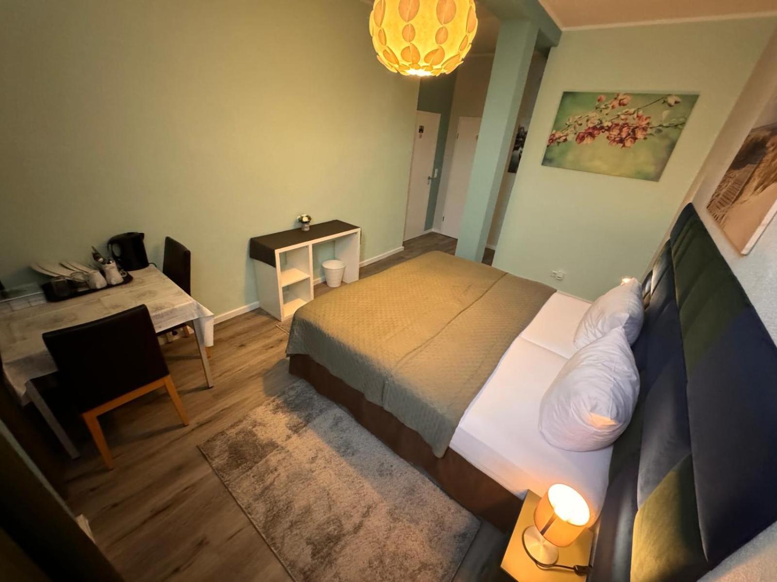 F-F Haus Monteuren Unterkunft Neuhausen auf den Fildern Экстерьер фото